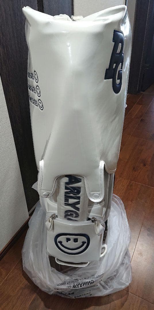 【新品・完売品】パーリーゲイツ　キャスター付　エナメル　キャディバッグ