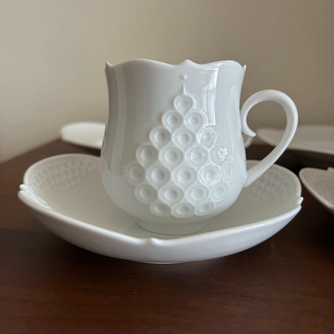 マイセン ホワイトレリーフ ティー&コーヒーカップ・ソーサー