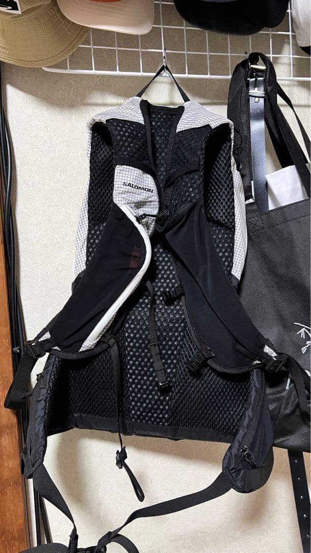 SALOMON リュック・バックパック ホワイト・ブラック