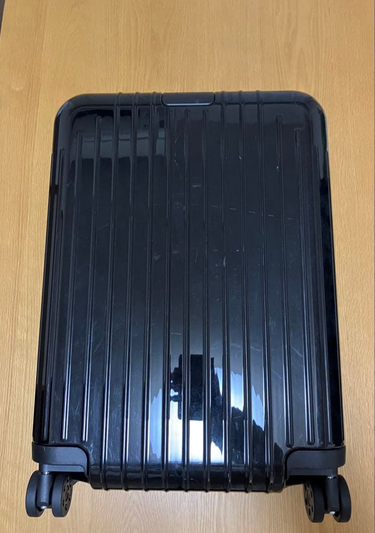 Rimowa リモワ エッセンシャルライト　キャビン