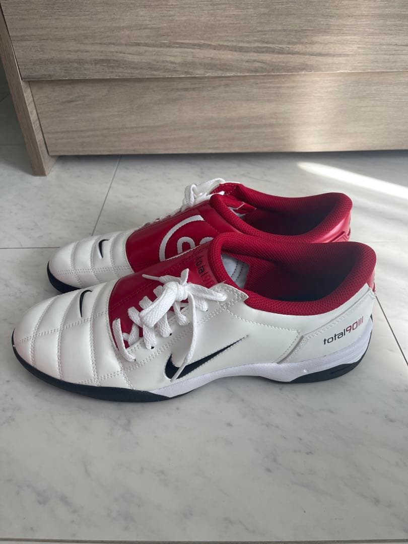 Nike total90 サッカーシューズ ホワイト/レッド　27.5 TOTAL 90 SP - WHITE / GYM RED – lapstoneandhammer.com