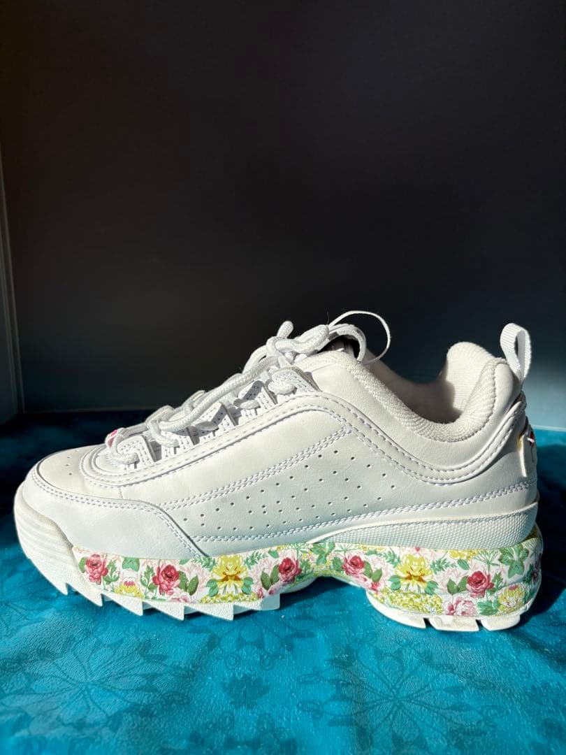 【極美品】スニーカー LauraAshleyx atmospink 23.5cm