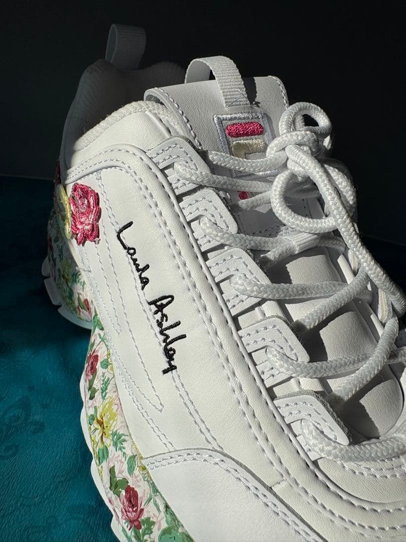 【極美品】スニーカー LauraAshleyx atmospink 23.5cm