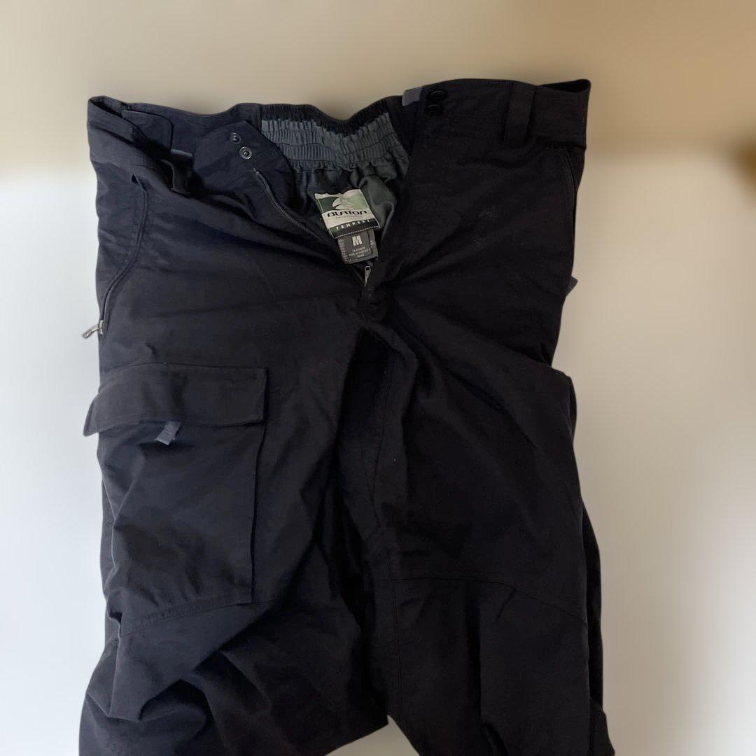 バートンのスノーボードウェアセット Lジャケット Mパンツ　男性用