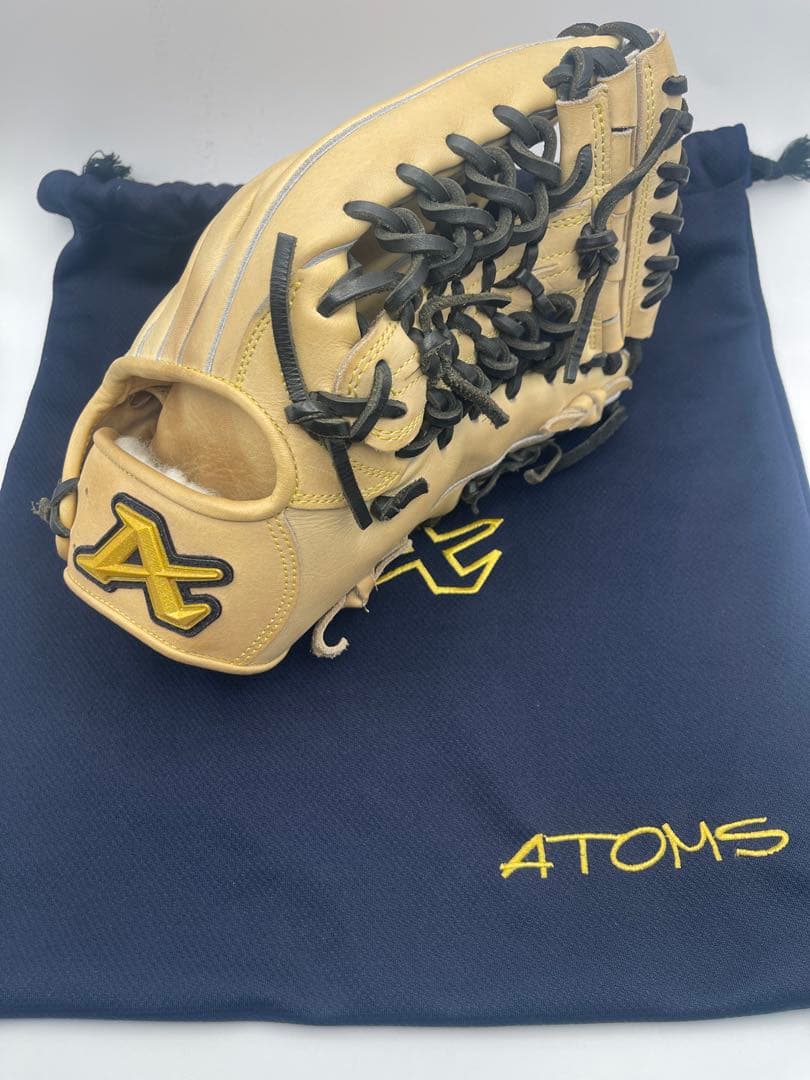 超人気　アトムズ　ATOMS 軟式グローブ　外野手用　キャメル　袋付　即戦力