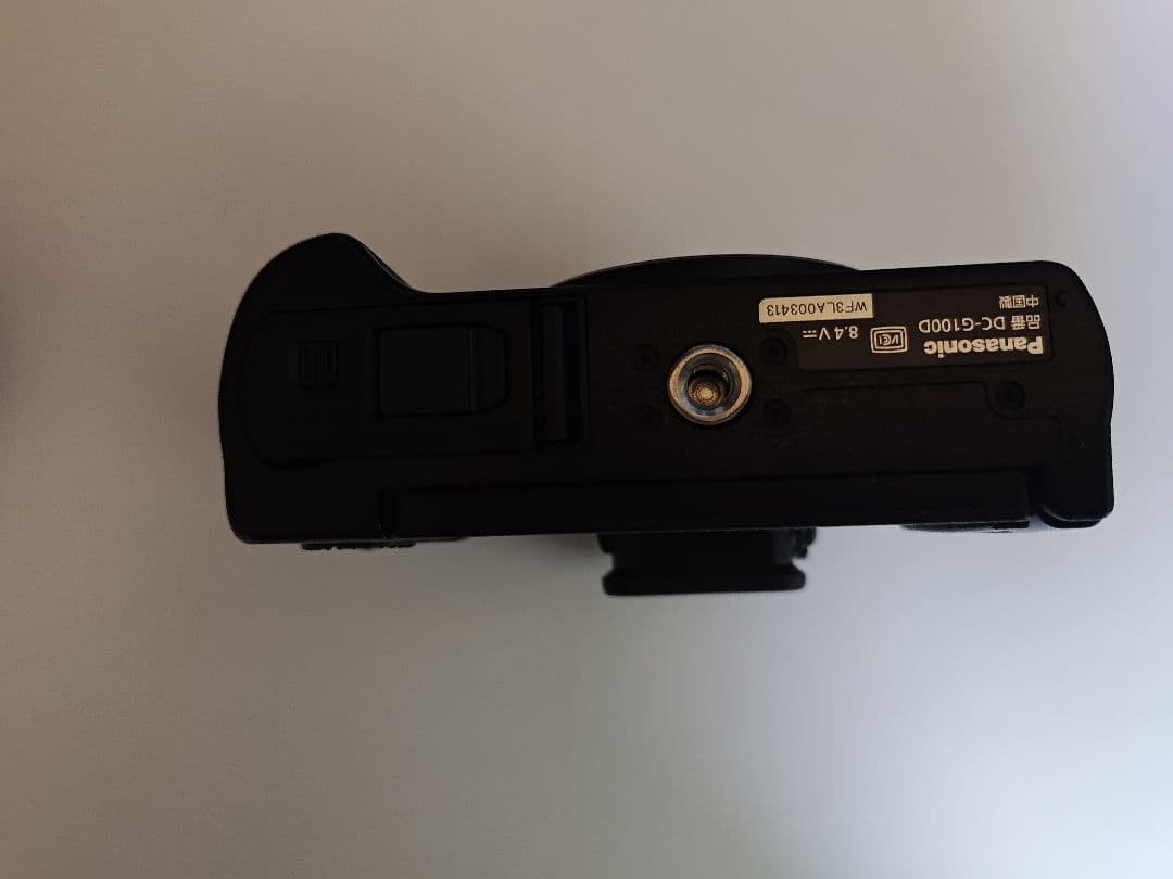 LUMIX G100Dミラーレス一眼カメラ 本体と付属品