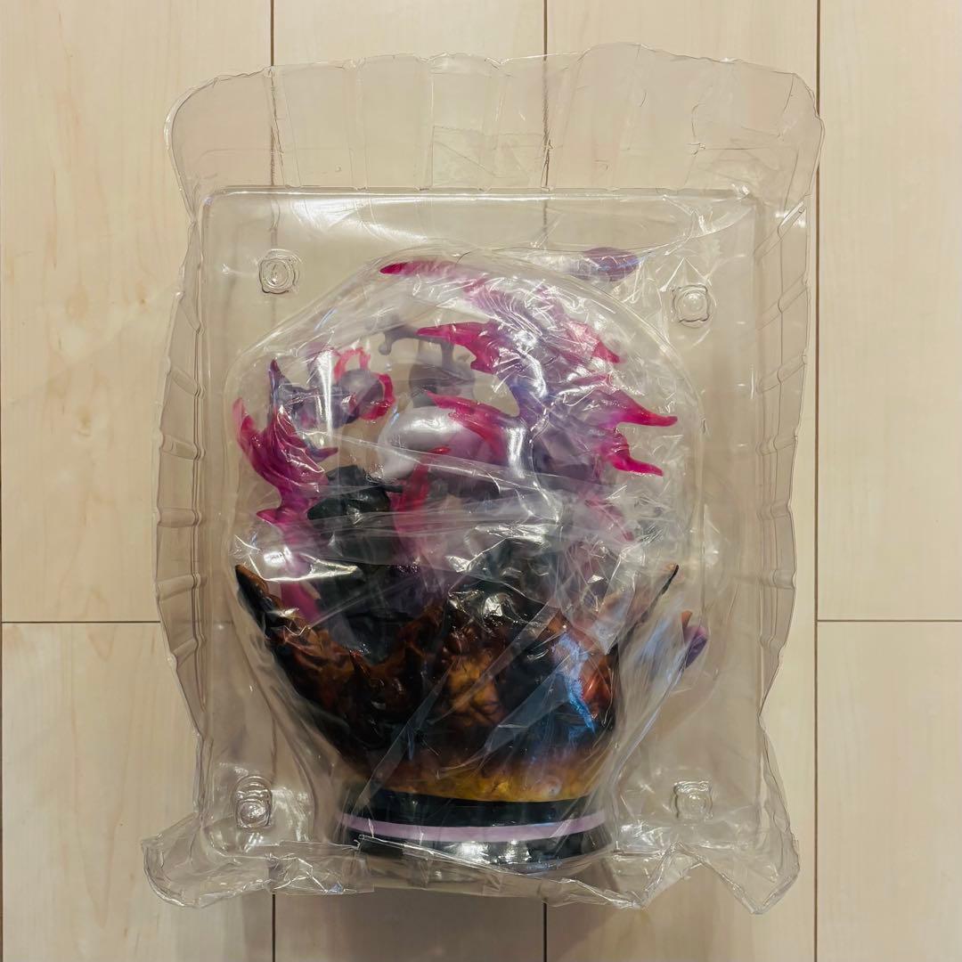 ミュウツー 進化 LED フィギュア - メルカリ