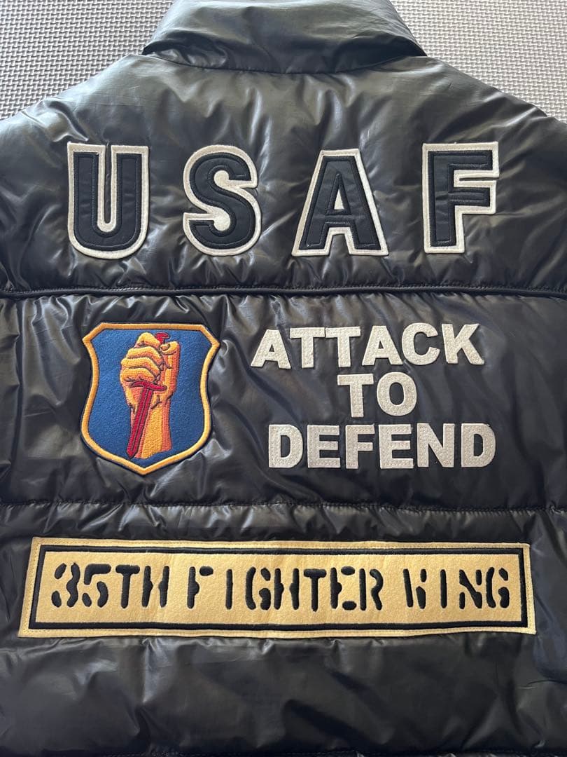 USB（タニタにIII津谷ー） 　AVIREX ダウンジャケット