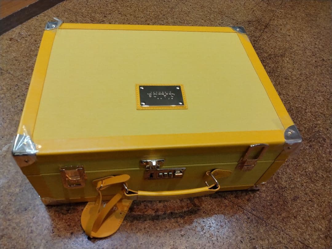 d'Alba 化粧品セットトラベルセット　黄色いトランク