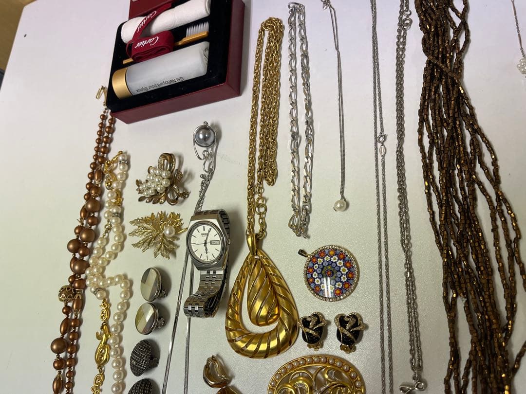 遺品整理セット Cartier含むアクセサリーセット