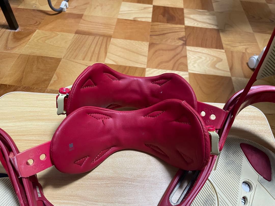 Burton CARTEL est レッド スノーボードビンディング