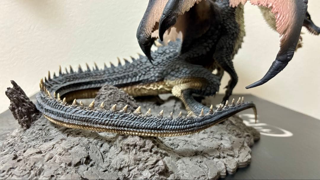 モンハン　ミラボレアス　クリエイターズモデル　フィギュア