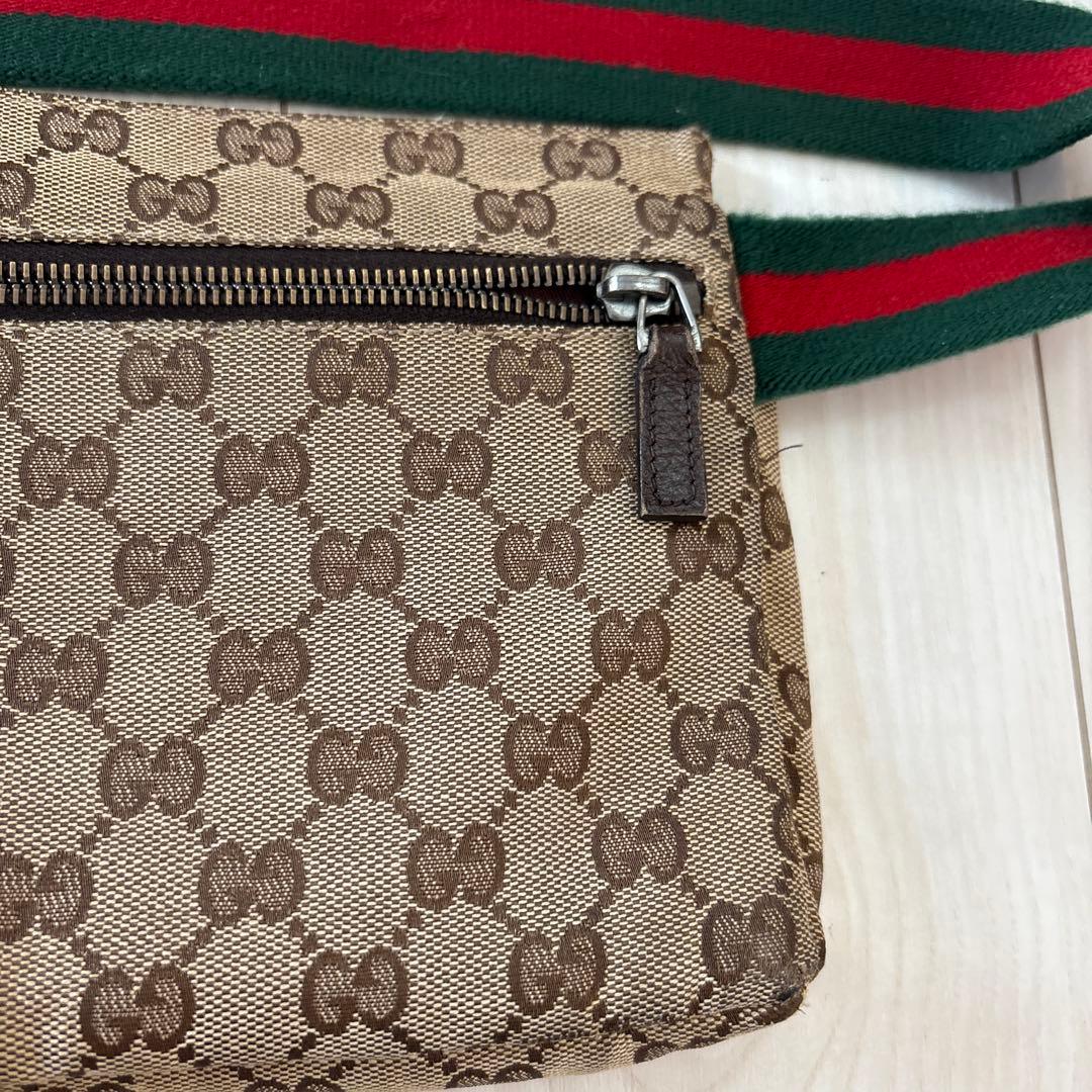 みゆき❗️GUCCI GGキャンバス ボディバッグ