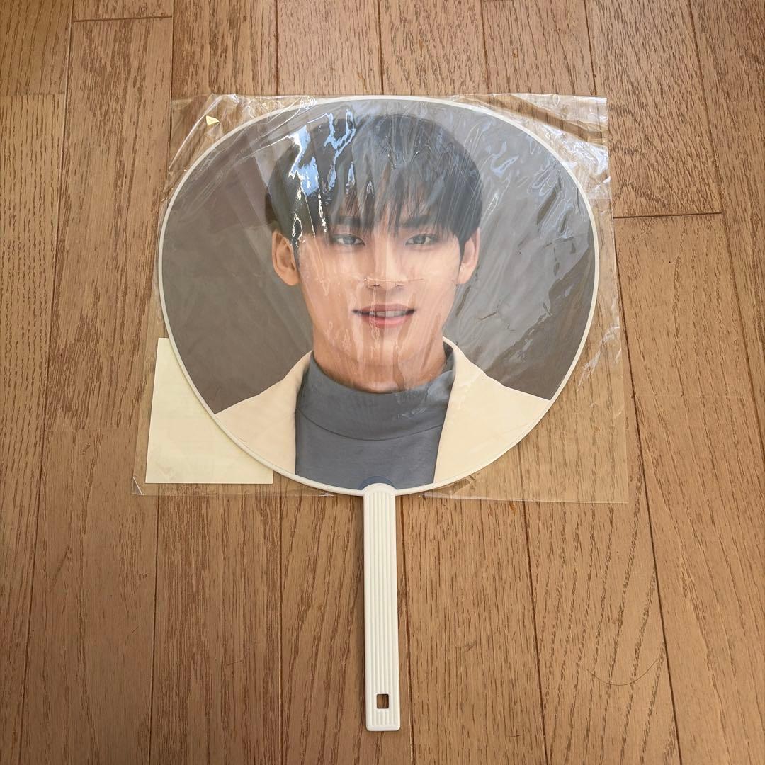 セブチ うちわ ミンギュ - メルカリ