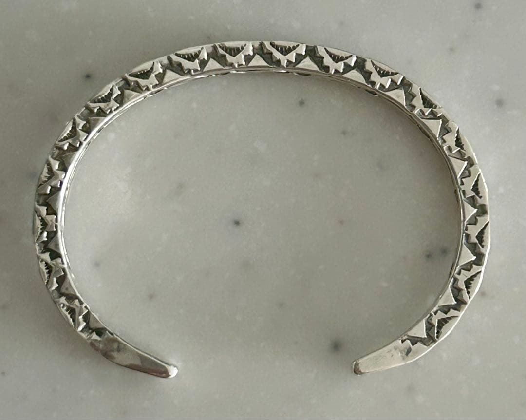 ジェネバラモーン(Geneva Ramone) スクエア4面スタンプバングル