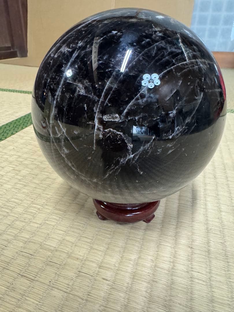 最強の魔除け・邪気払い効果を持つ「モリオン（黒水晶）」（台座付き