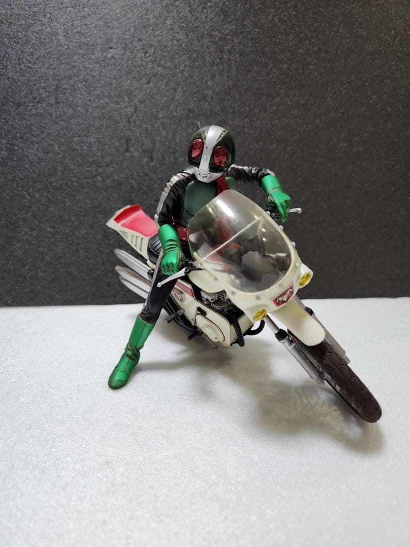 あ*場様 【プロ完成品】コトブキヤ 仮面ライダー2号 ＆サイクロン号完成品
