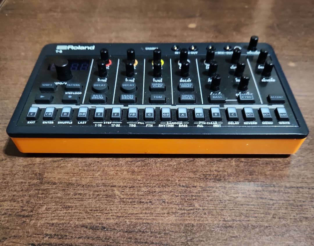 Roland コードシンセサイザー❇️J-6ブルー&T-8オレンジ❇️2点セット