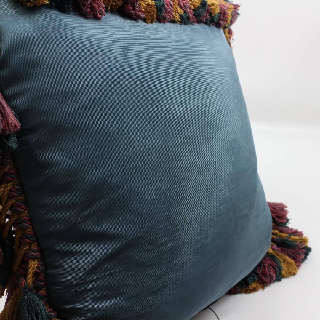 ⭐希少⭐ グッチ タイガー 虎 刺繍 フリンジ付き 枕 クッション - メルカリ