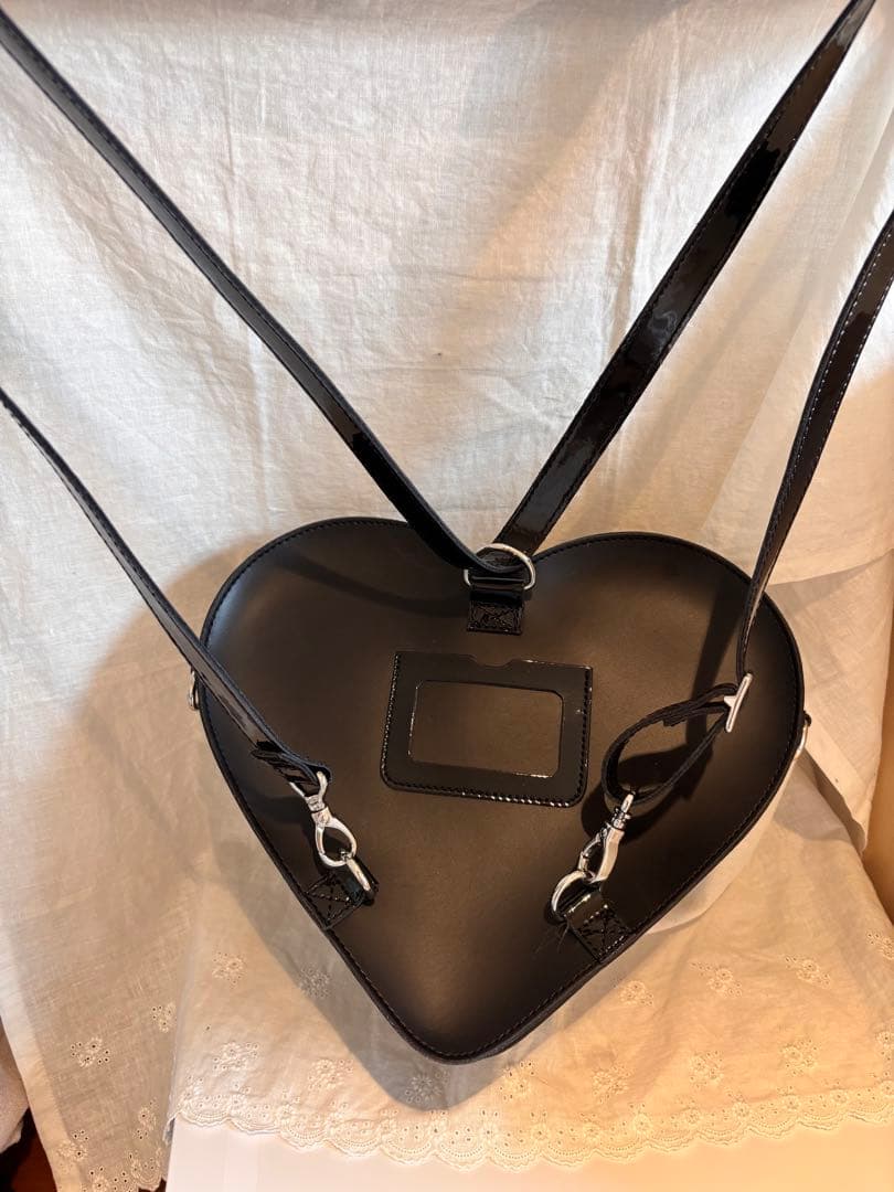 Dr. Martens ハート型バッグ 黒