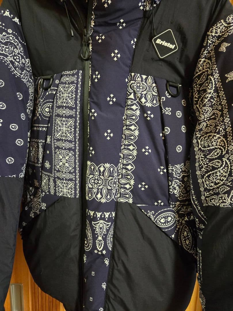 き　さま　美品　Bristol SOPH BENCH PARKA　バンダナ柄