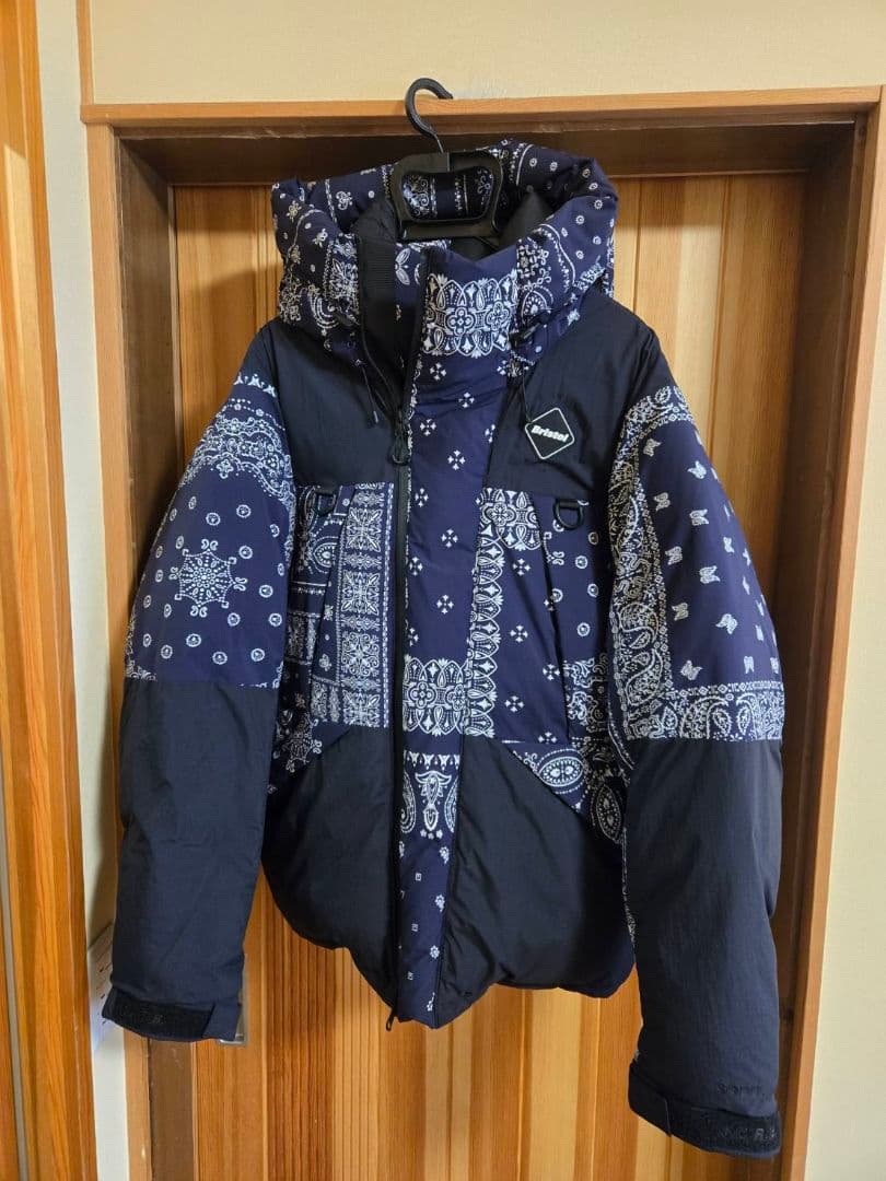 き　さま　美品　Bristol SOPH BENCH PARKA　バンダナ柄