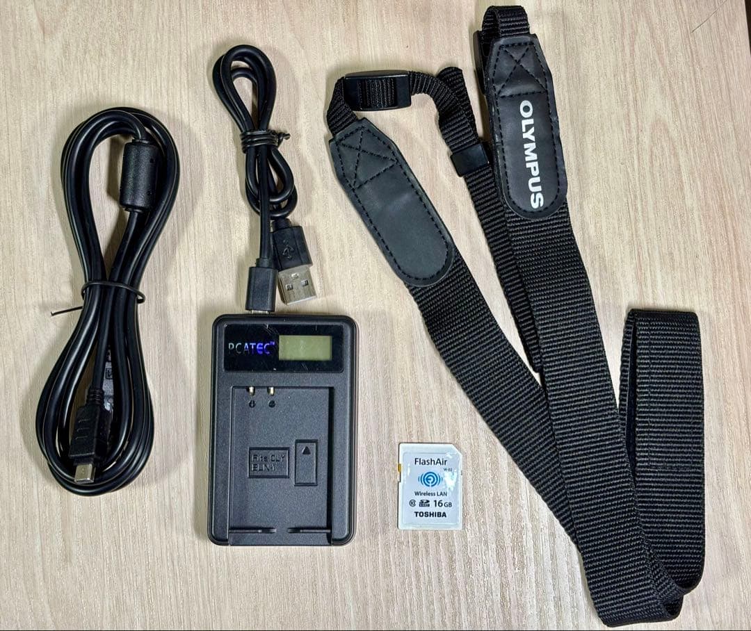 OLYMPUS OM-D E-M5 ミラーレス一眼 14-42mm WifiSD