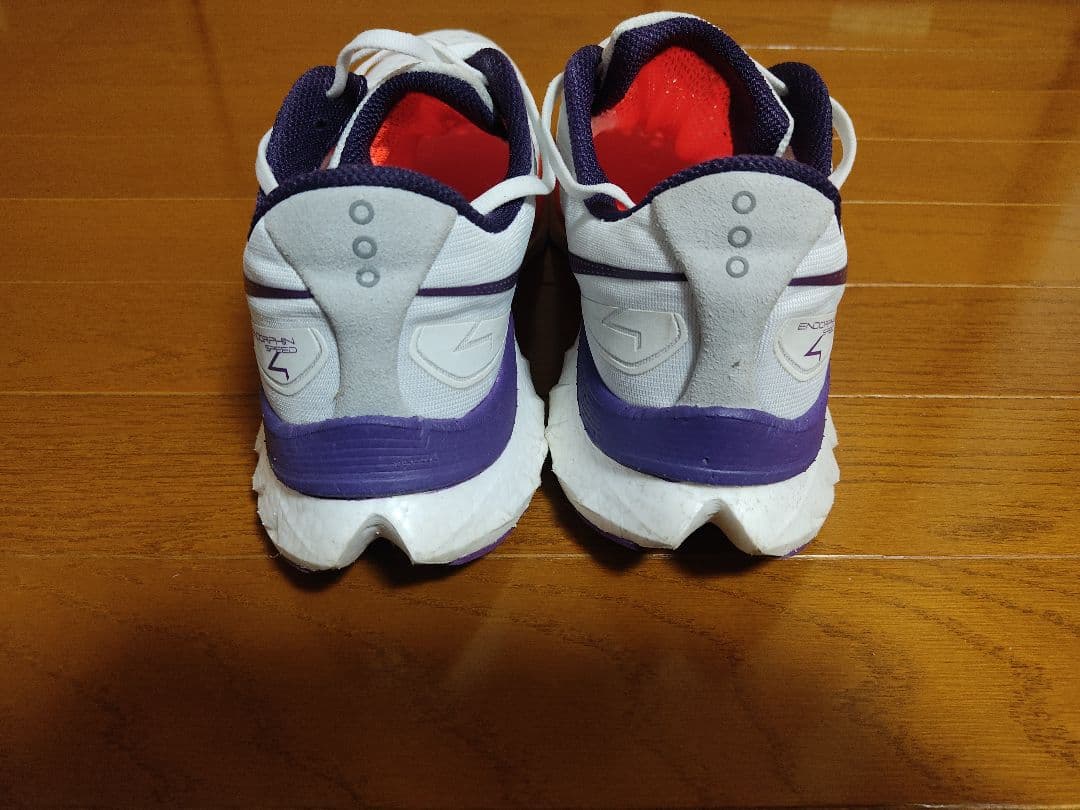 サッカニーエンドルフィンスピード4 27.5cm