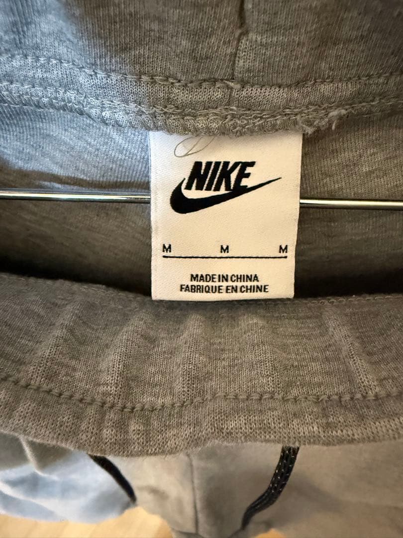 【美品】NIKEナイキテックフリース 上下セットアップ　ブラックMサイズ