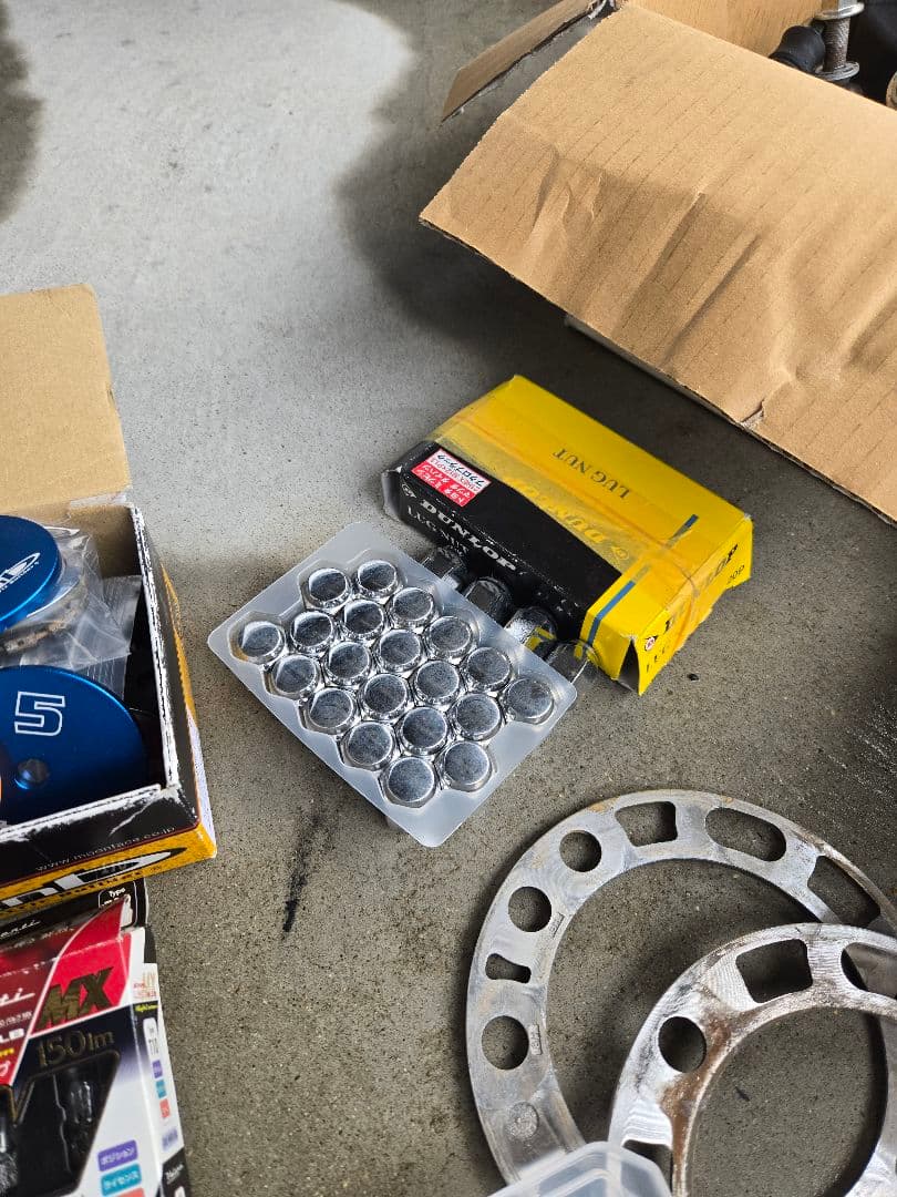 新車外し　ハイエース ワゴン　7型　200系　純正　ショック　その他