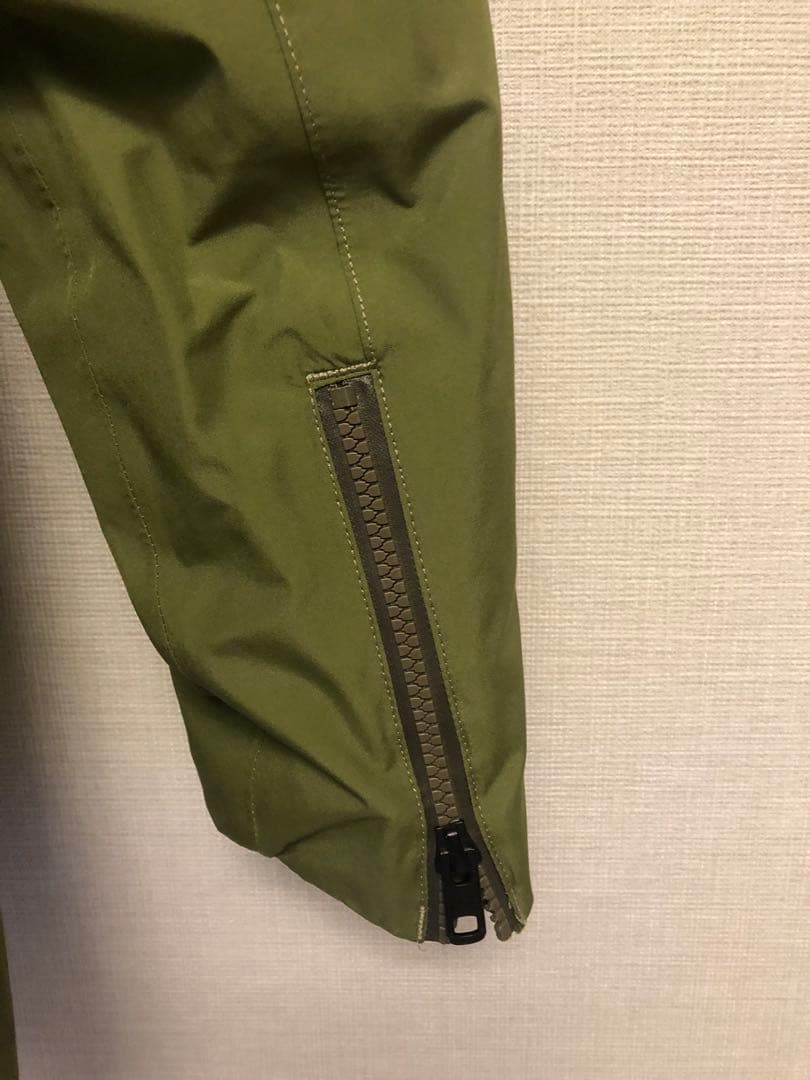 BURTON GORE-TEX スノボーウェア　カーキ　レディース