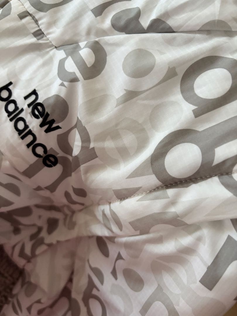 今日だけ値下げ！！！ new balance ロゴプリントジャケット