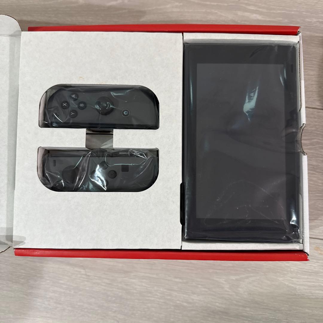 【美品】Nintendo Switch 未使用本体 付属品コントローラー3個