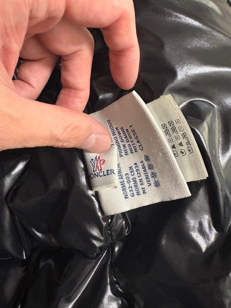 MONCLER モンクレール　ダウン　ファレルウィリアムス　コラボ　激レア