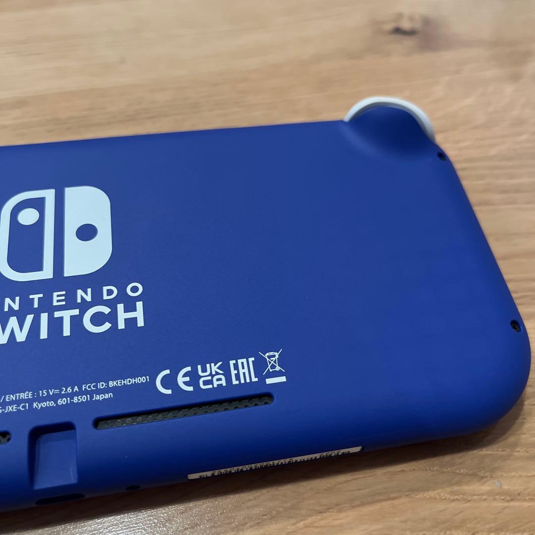 ニンテンドースイッチライト　スイッチライト　ブルー　シリコンカバー付き　ケース付