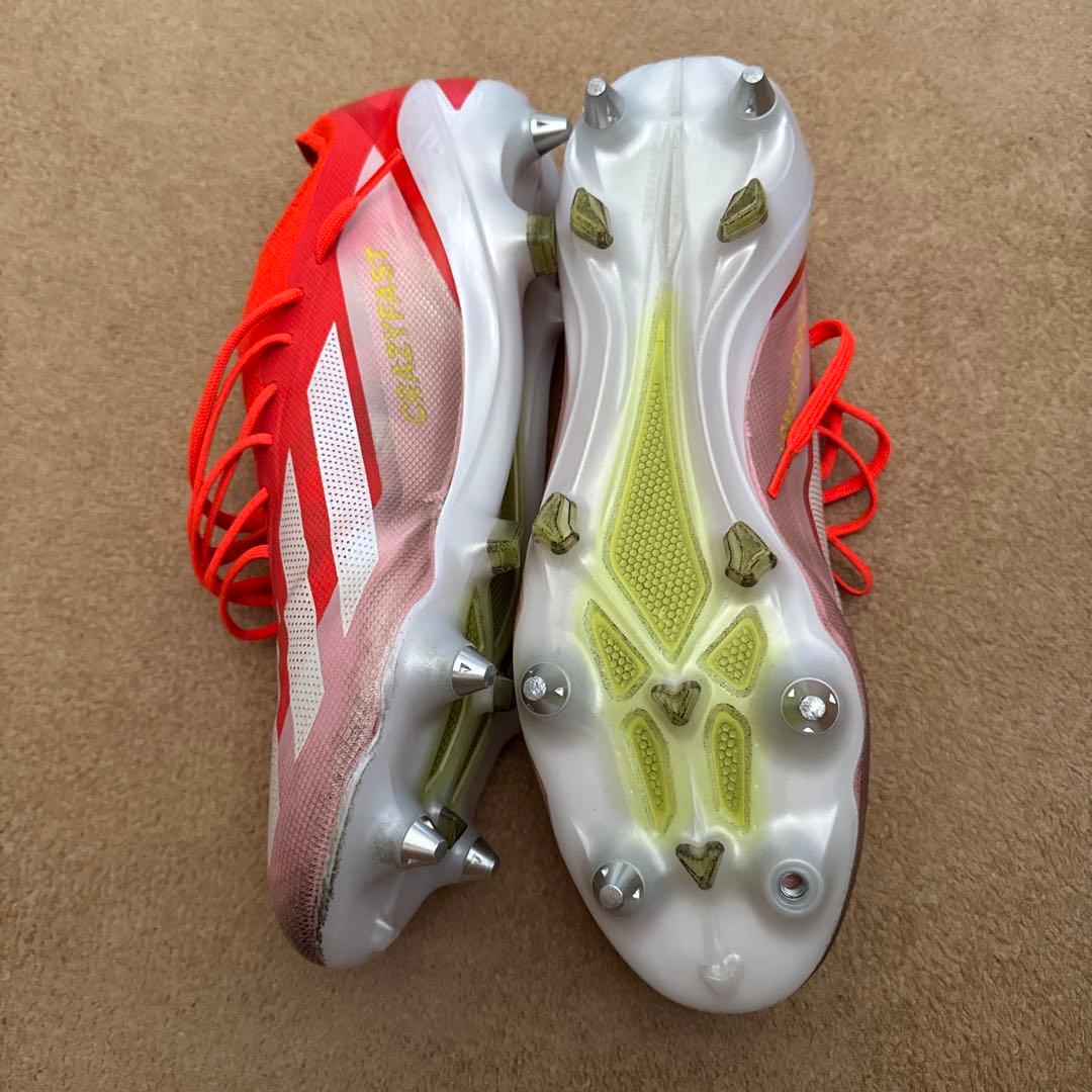 adidas オレンジ スパイクシューズ