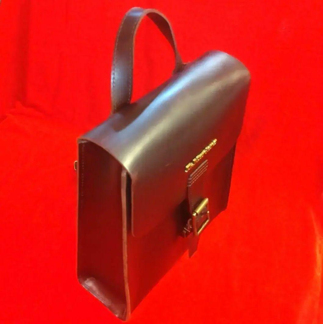 【お買得・美品】ドクターマーチンのミニレザーバックパック