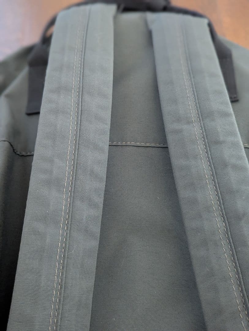 【美品】スタンダードサプライ　ワラルー　グレー ナイロンバックパック