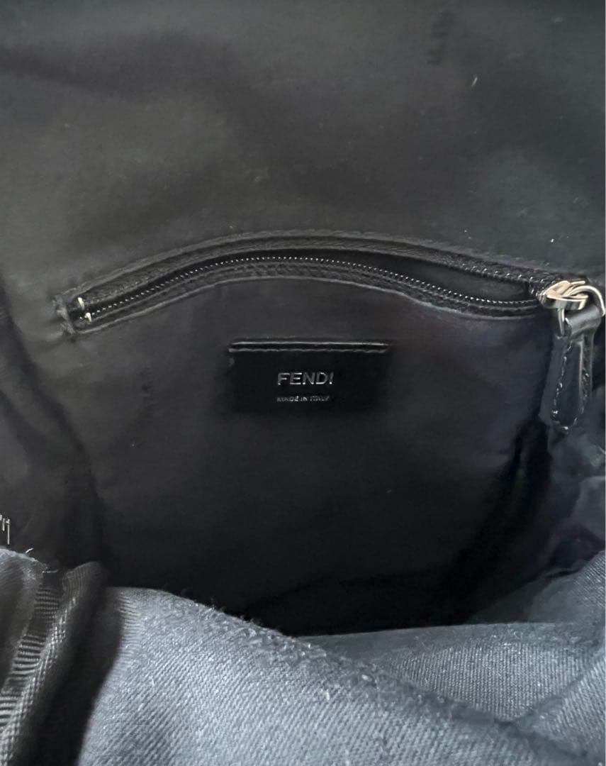 FENDIズッカ カモフラージュボディーバックワンショルダー♡ナイロンブラック