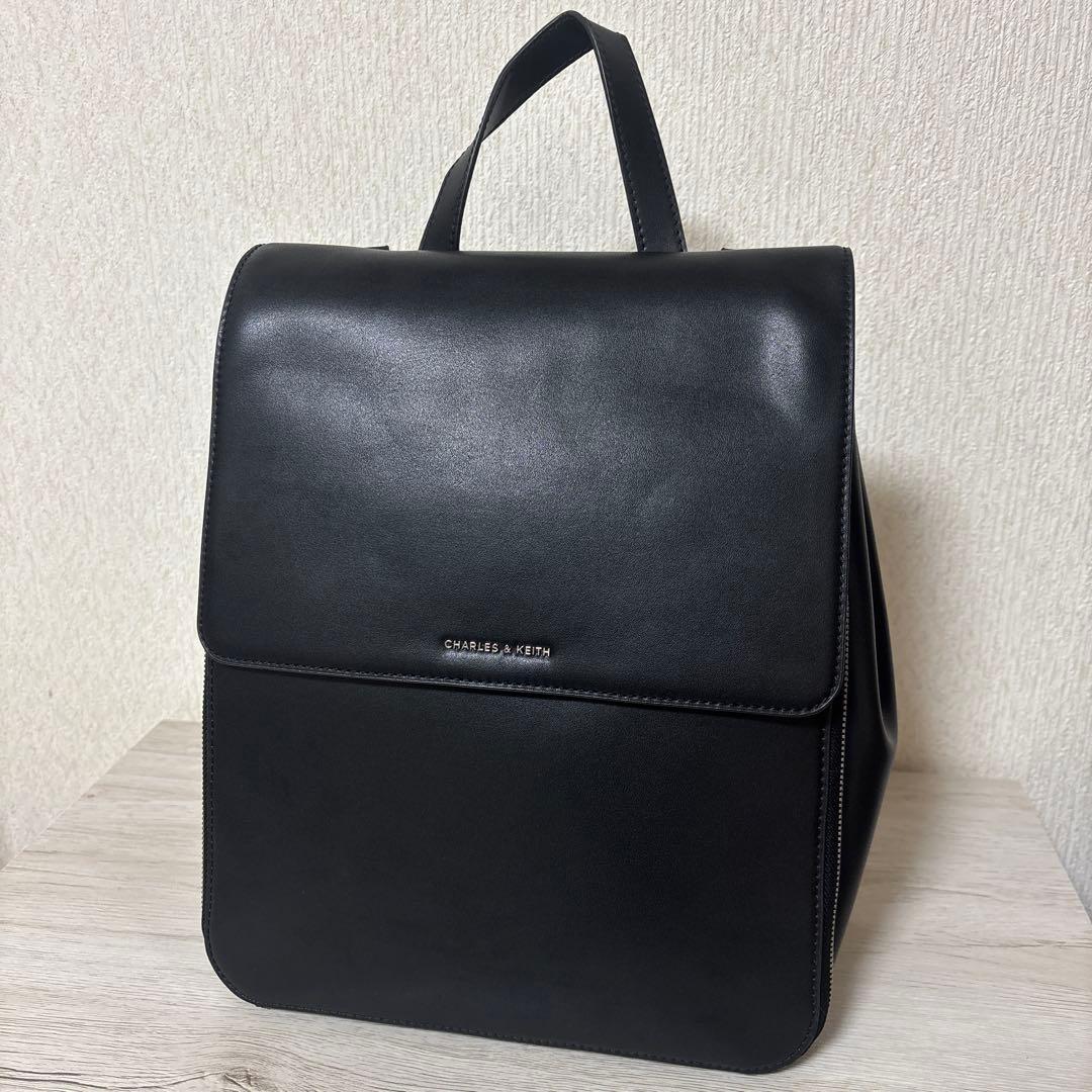 CHARLES & KEITH リュック ブラック 【元旦のみ値下げ中】