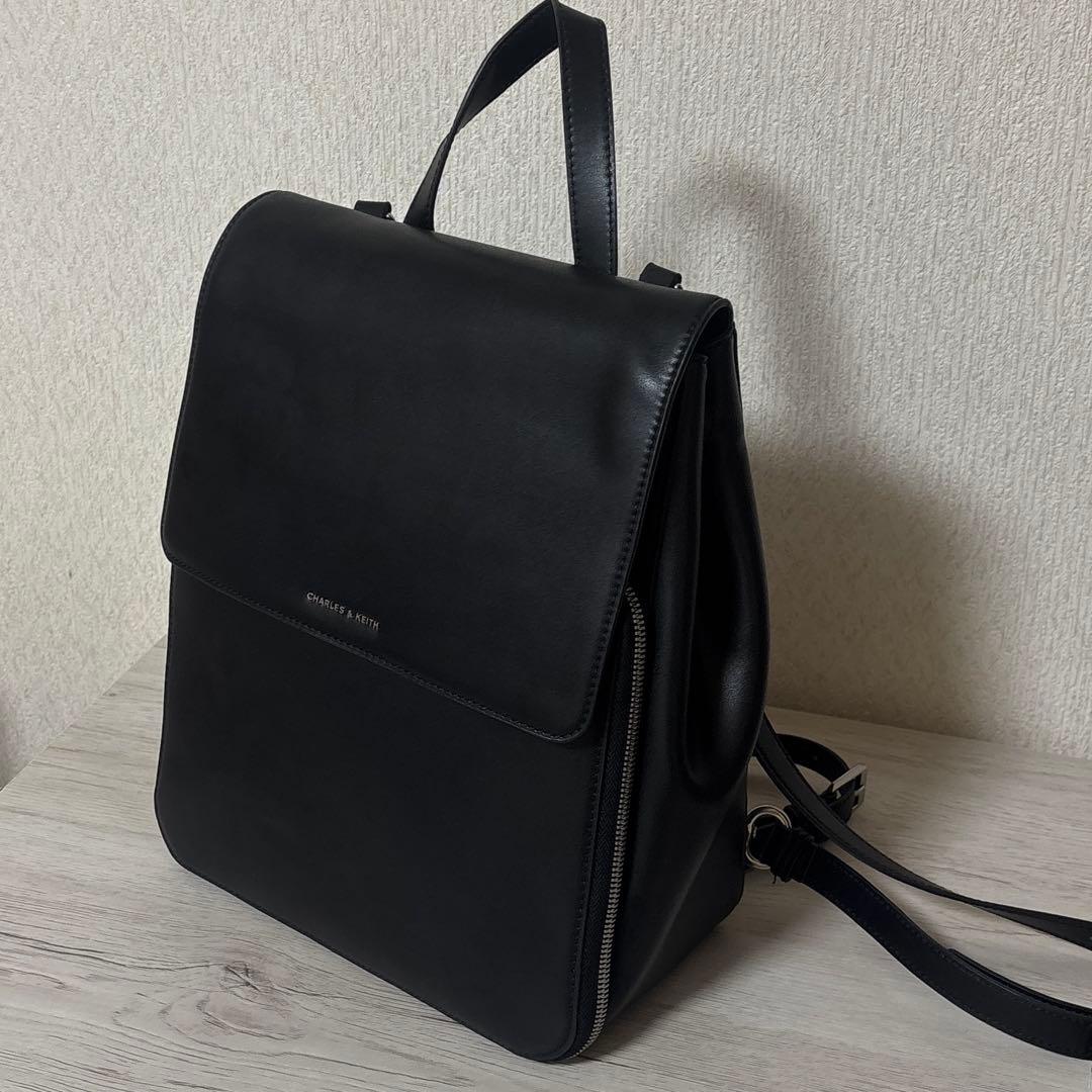 CHARLES & KEITH リュック ブラック 【元旦のみ値下げ中】