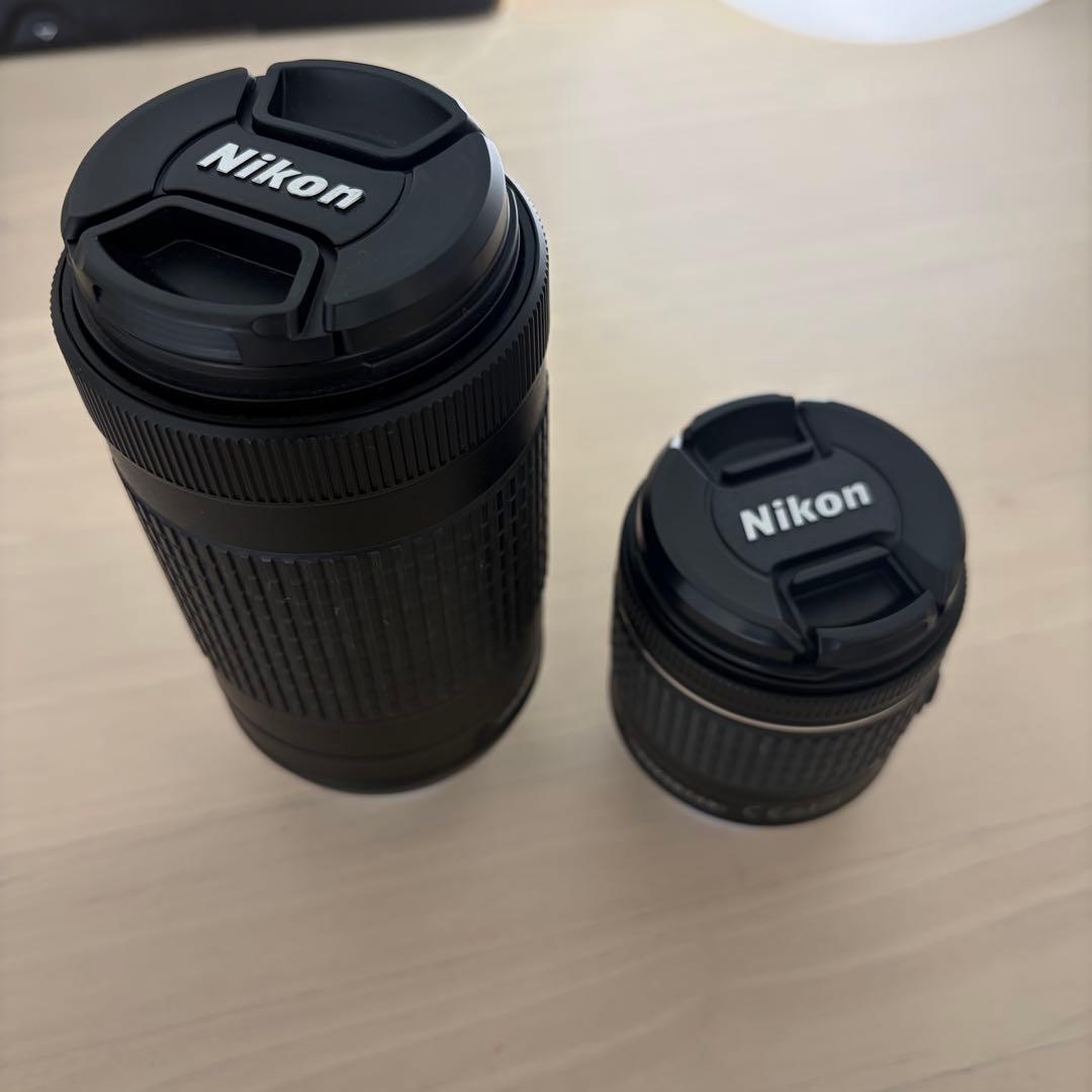 【美品】 Nikon D3500 デジタル一眼レフカメラ(ズームレンズ付)