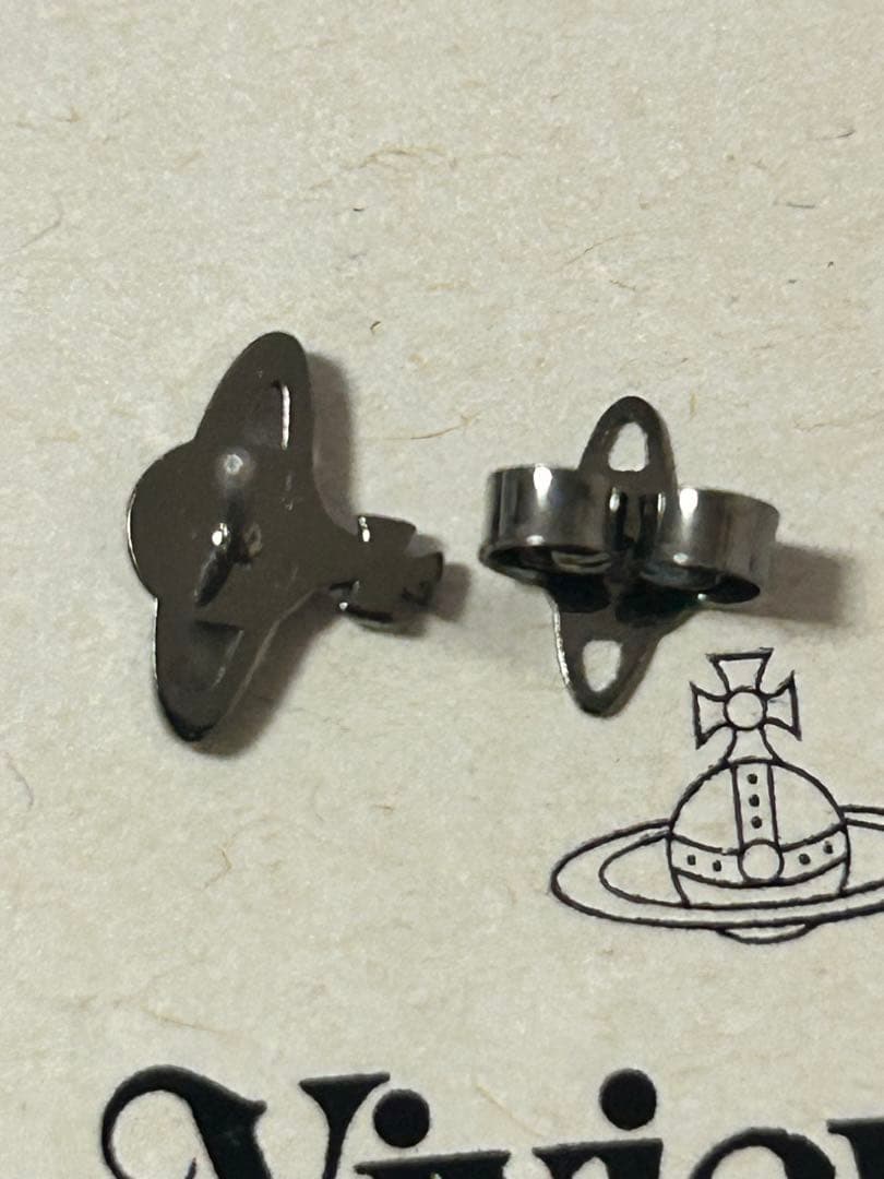 Vivienne Westwood ピアス片耳のみ 箱と袋と保証書つき