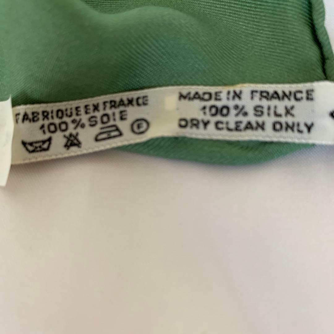 エルメス カレ HERMES PLUMS スカーフ グリーン系 羽根柄