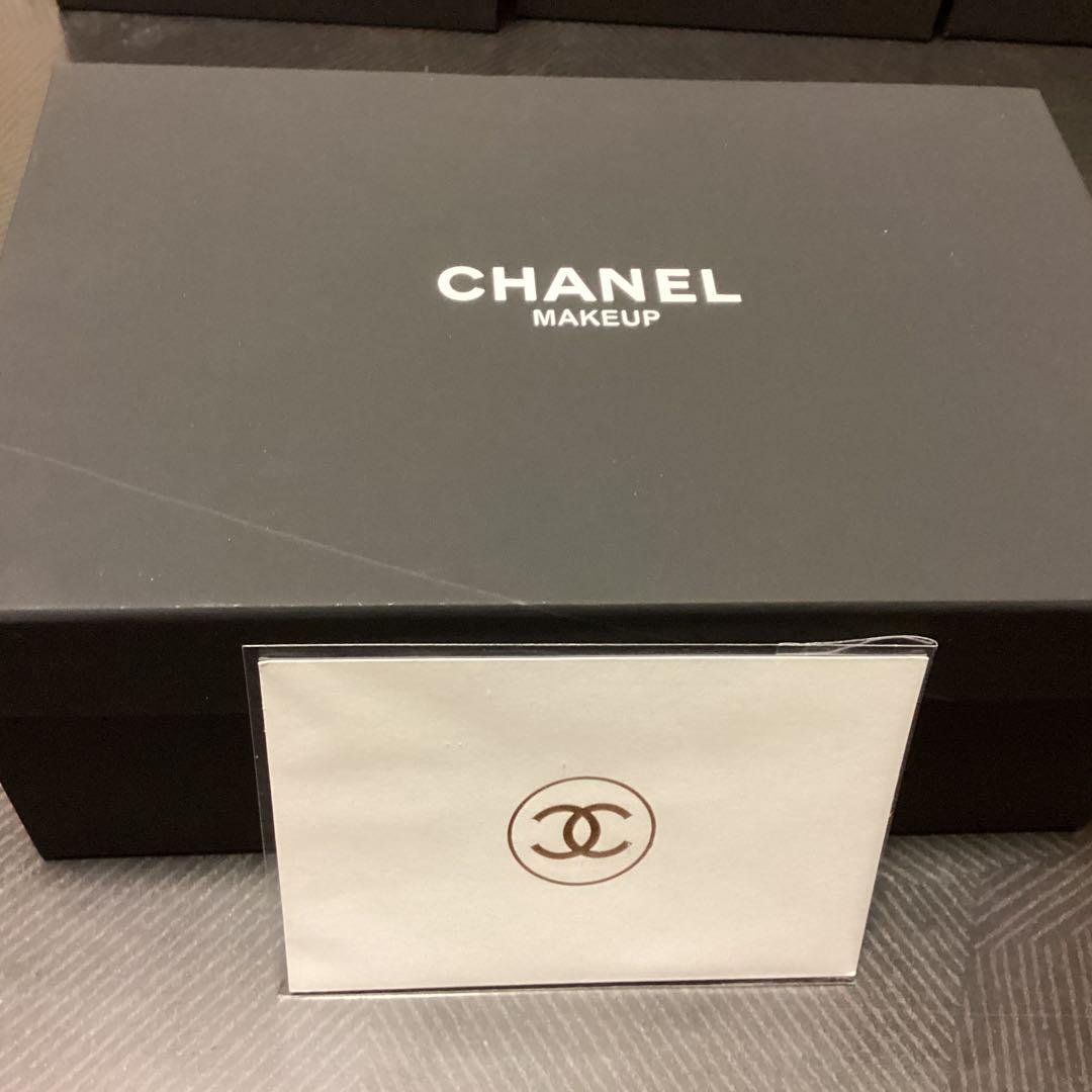 CHANEL 〈シャネル〉ノベルティ パールビジュー付　ホワイトショルダーバッグ