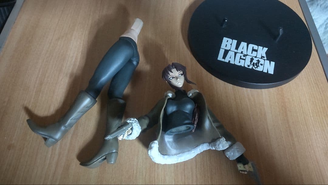 ブラックラグーン　レヴィ　冬服　日本　フィギュア