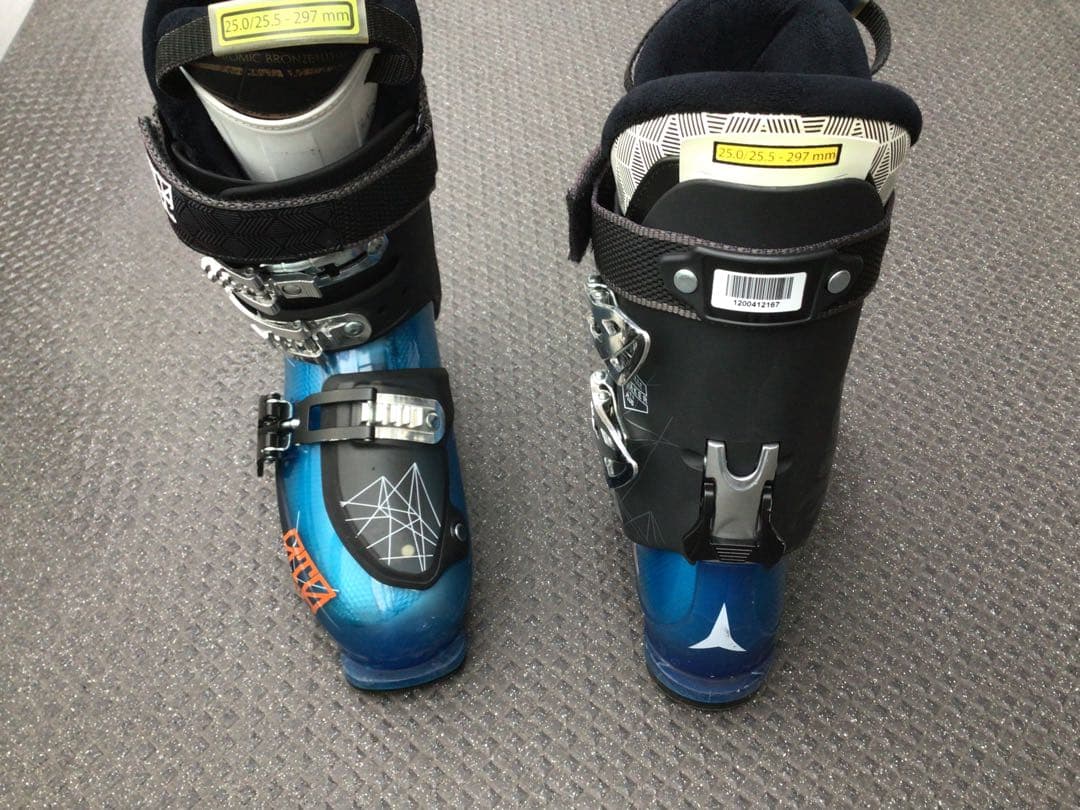 ⚠️ＡＴＯＭＩＣ　ＷＡＹＭＡＫＥＲ　スカイブルー　中古ブーツ25.5cm