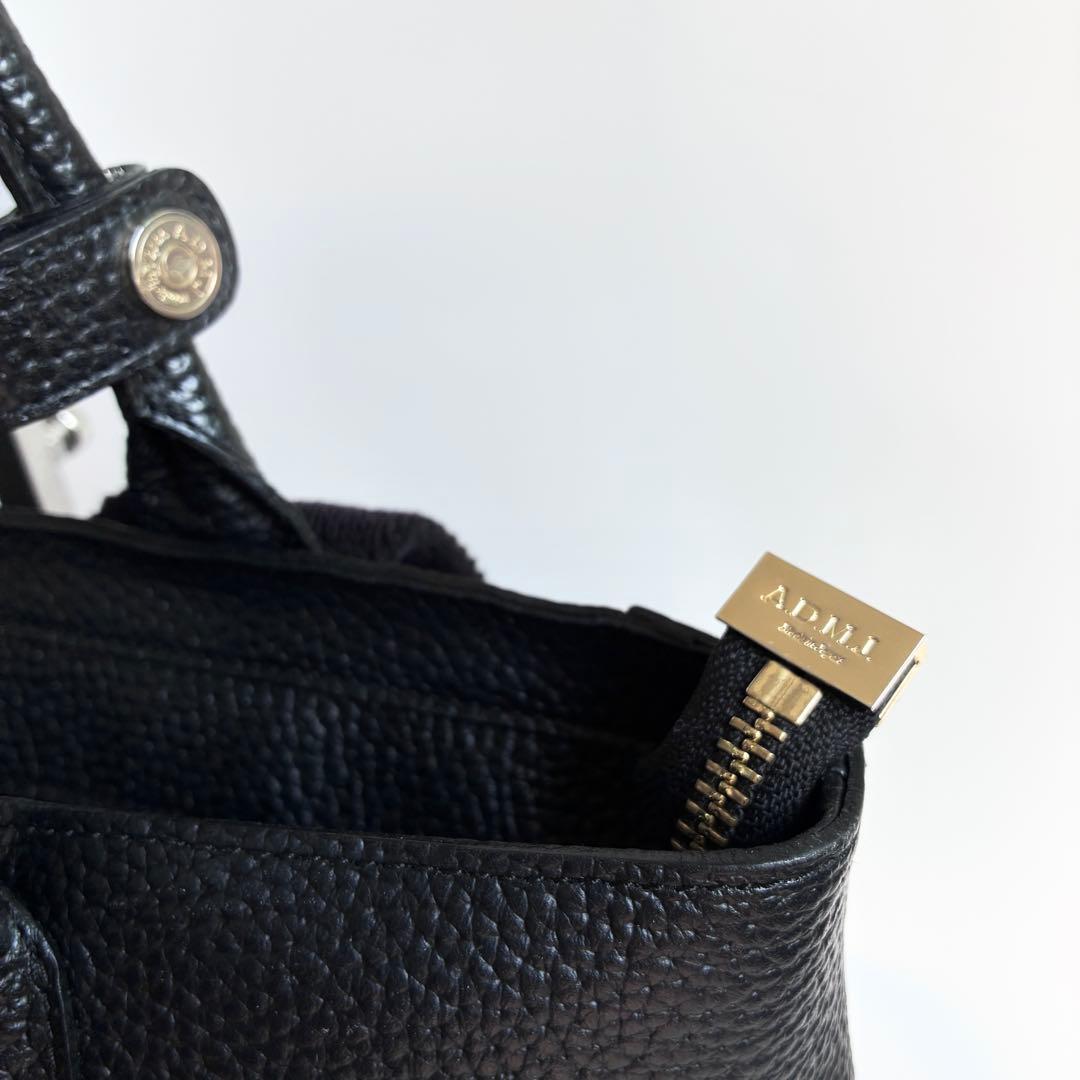 【美品】ADMJ THE BEE オールレザーバックパック ブラック 型押