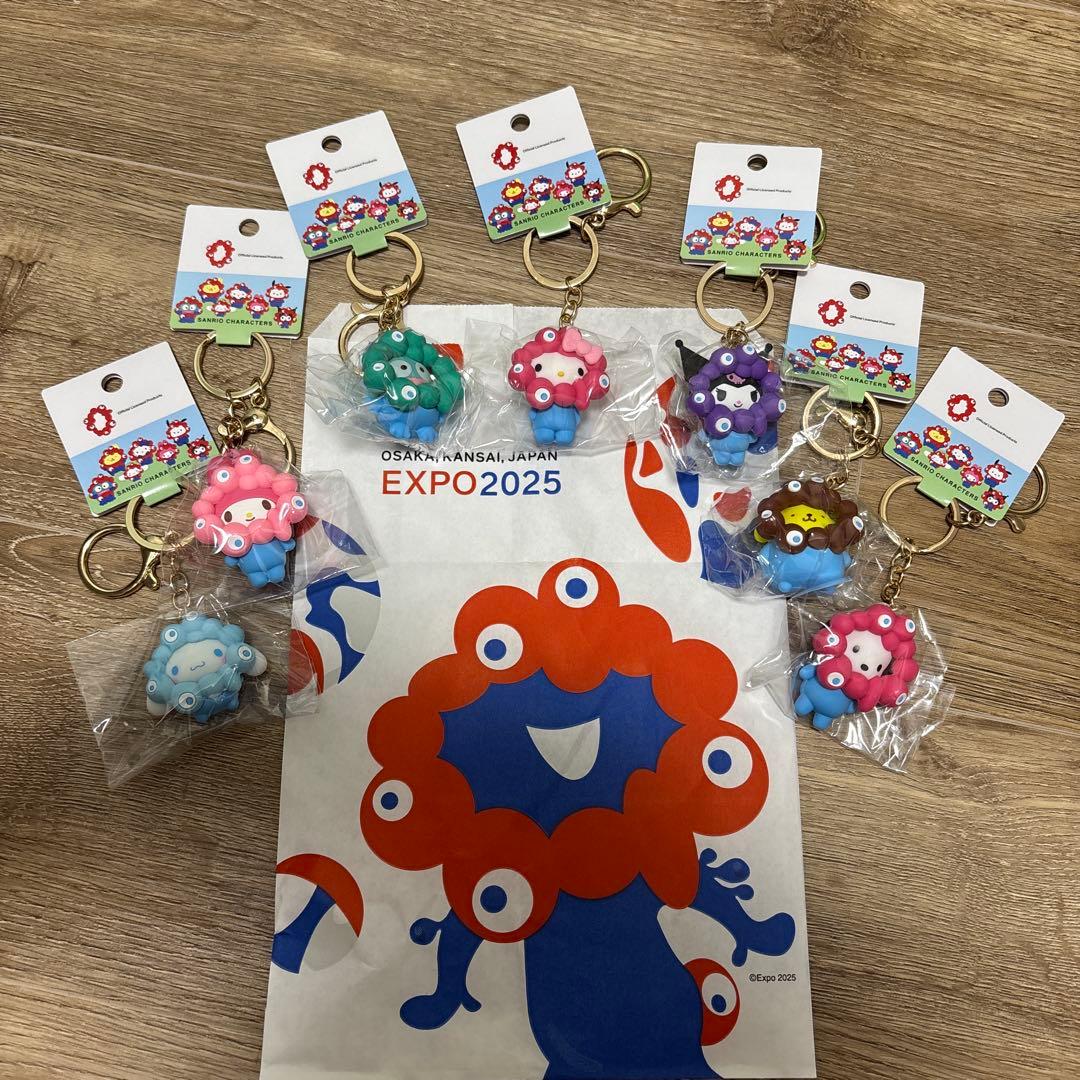 ミャクミャクサンリオキーホルダー 7個セット - メルカリ