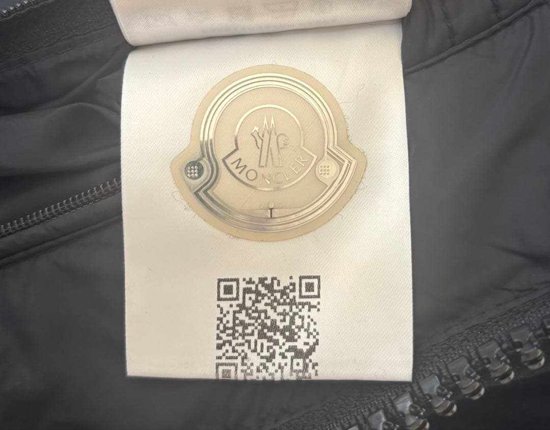 ⭐︎美品⭐︎MONCLER メンズ　モンジュネーブル⭐︎ブラック ダウンジャケット⭐︎